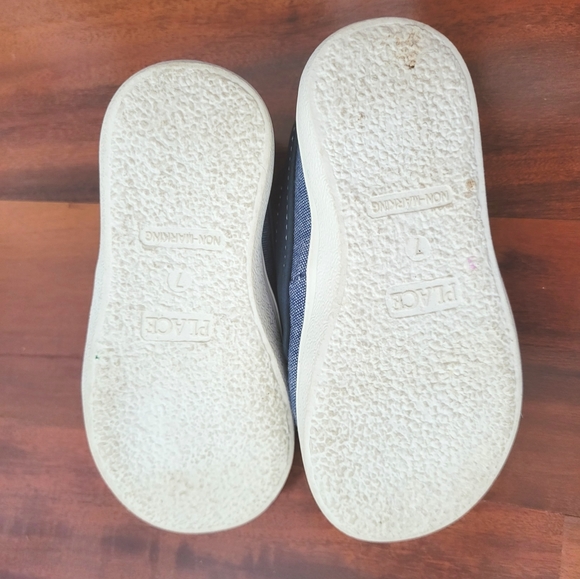 Children's Place boat shoe - Picture 4 of 6